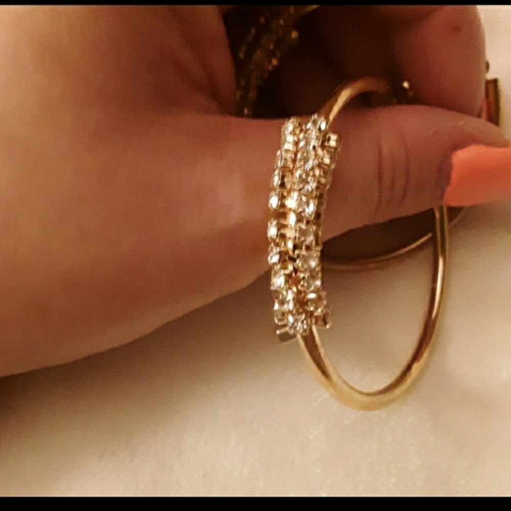 NWOT GOLD HOOPS SPIRAL DETAIL - Picture 4 of 6